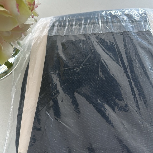 NWT Agnes b Marilyn Pants- Blue Jean Capri length - Picture 4 of 9